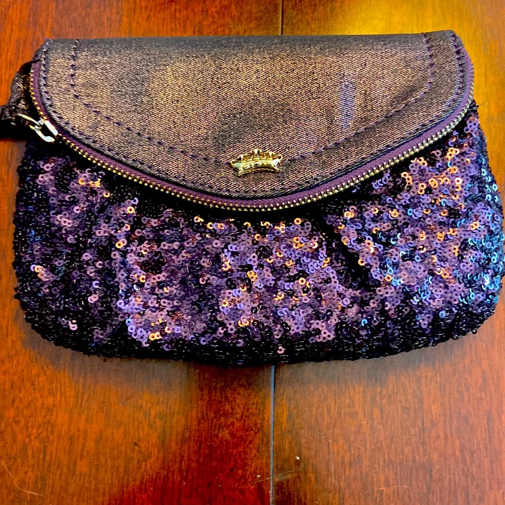 Juicy Couture wristlet